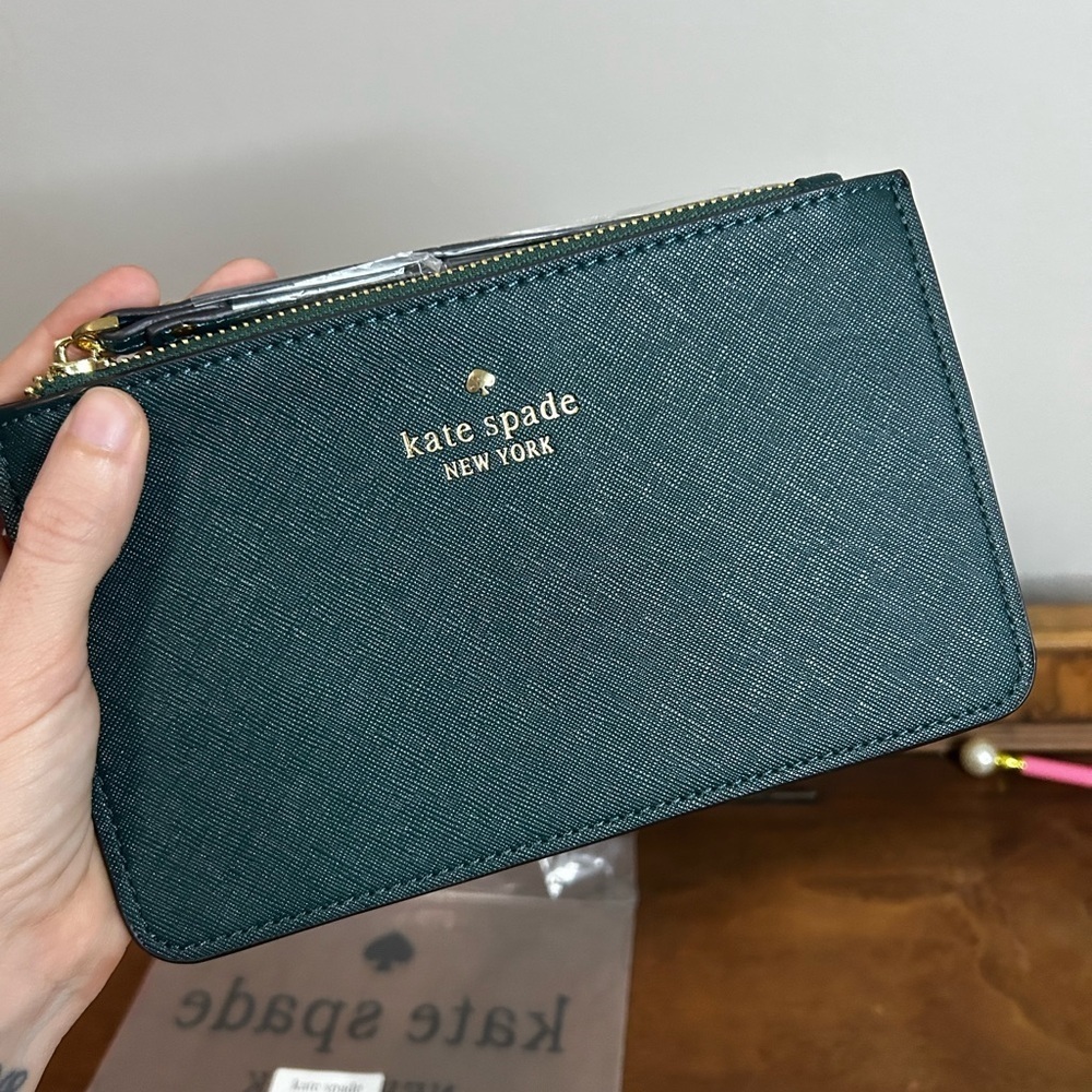 NWT Kate Spade Hunter Green Leather Wristlet